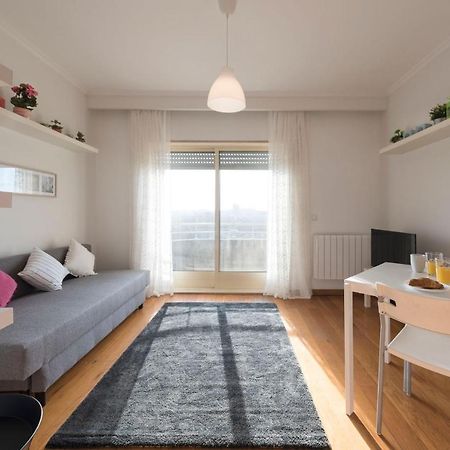 Lovelystay - 1Br Flat With Stunning Views Over Porto Vila Nova de Gaia Kültér fotó