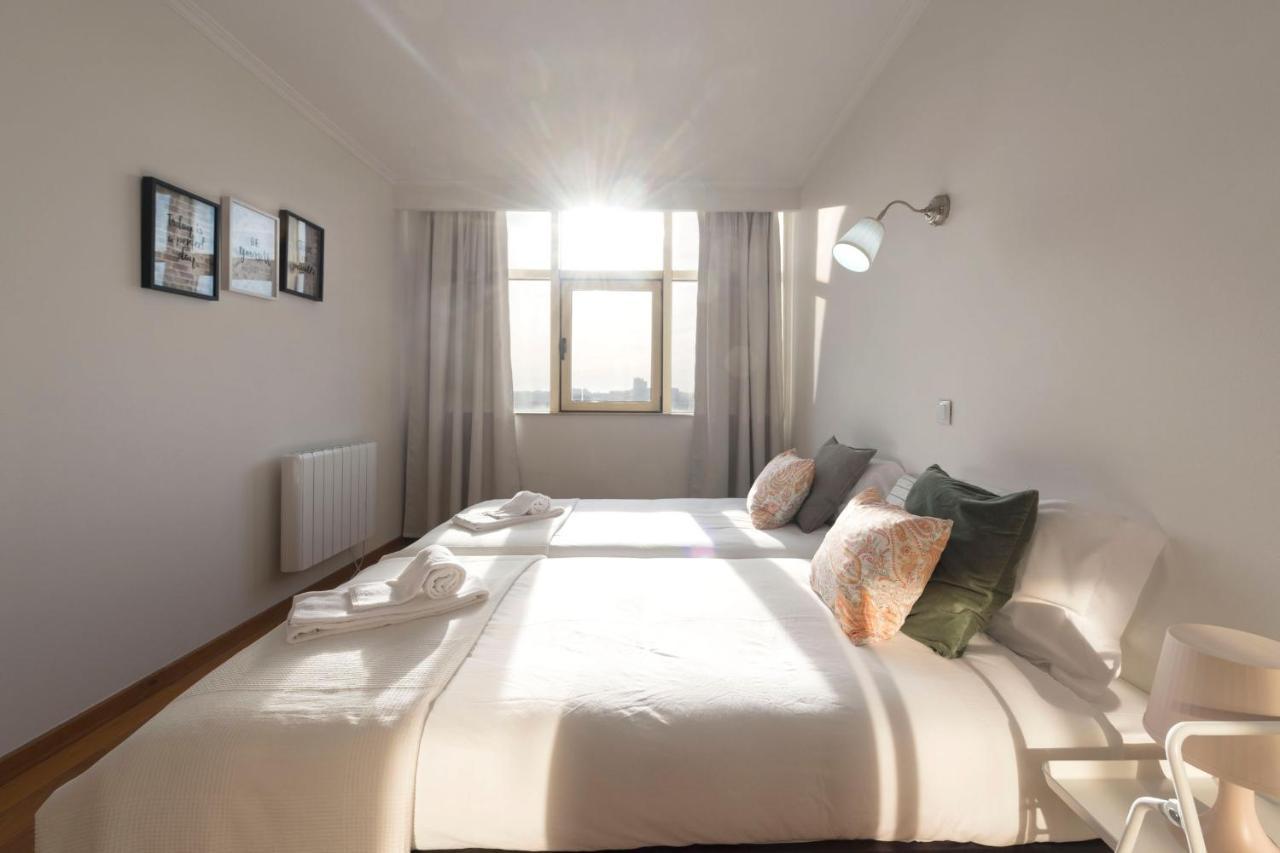 Lovelystay - 1Br Flat With Stunning Views Over Porto Vila Nova de Gaia Kültér fotó