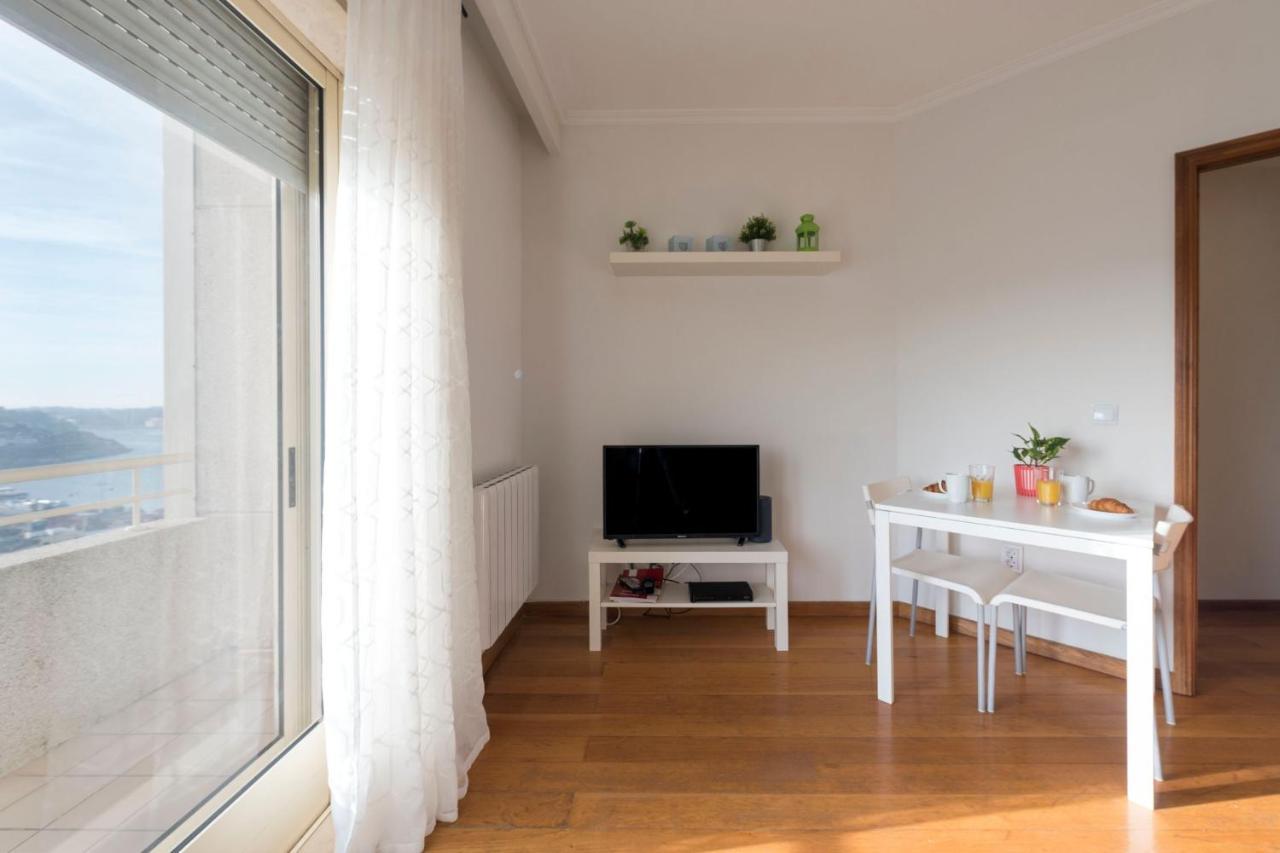 Lovelystay - 1Br Flat With Stunning Views Over Porto Vila Nova de Gaia Kültér fotó
